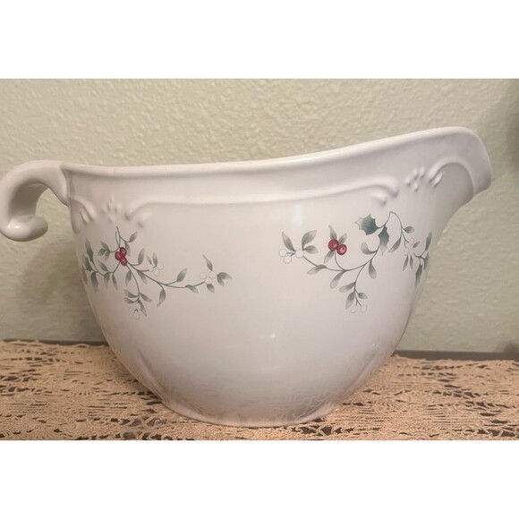 Pfaltzgraff Winterberry Stoneware Oversized Batter Bowl - Picture 1 of 7